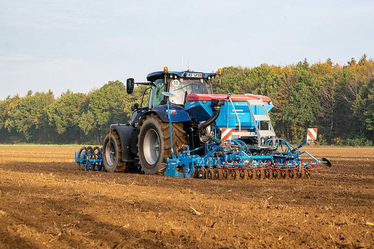 LEMKEN présente les nouveaux designs des semoirs Saphir et Solitair 9