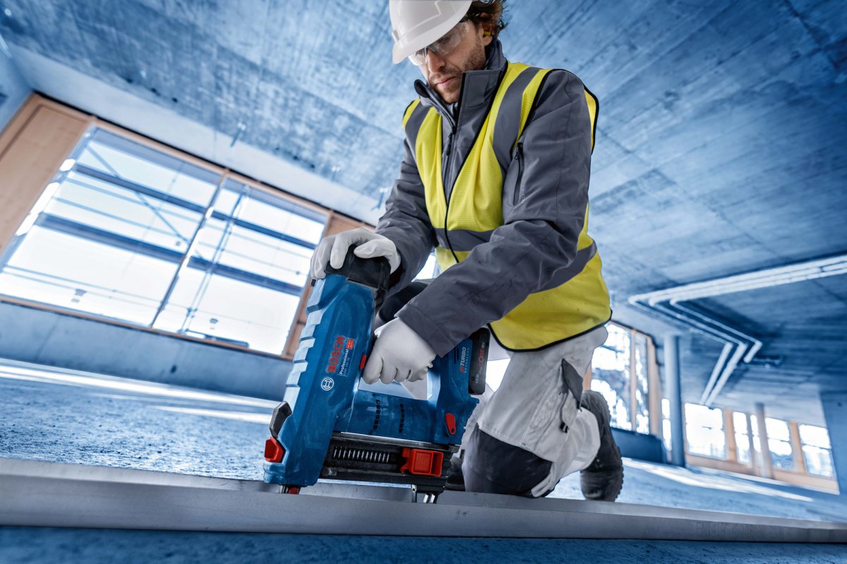 Nouveau cloueur à béton sans- fil GNB 18V-38 BITURBO Bosch Professional